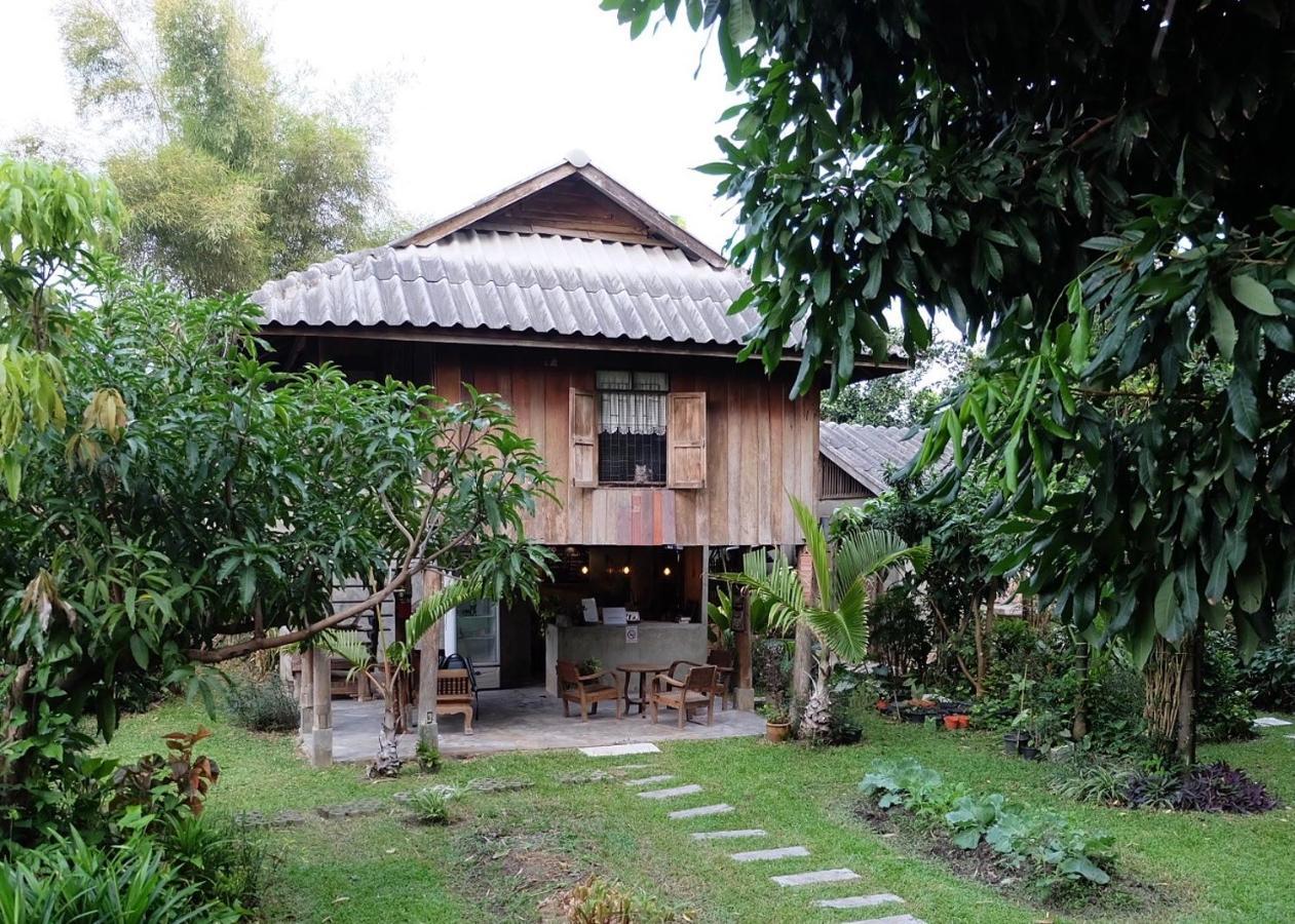 Lanna House Lanna Hut Chiangmai Bed & Breakfast Chiang Mai Bagian luar foto