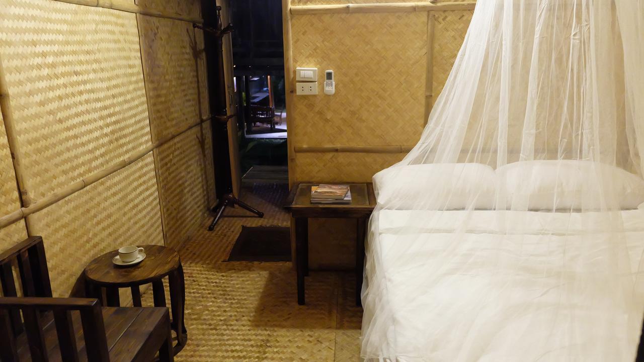 Lanna House Lanna Hut Chiangmai Bed & Breakfast Chiang Mai Bagian luar foto